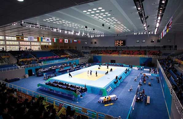 北京奧運(yùn)會(huì)跆拳道場(chǎng)館的索樂圖導(dǎo)光管