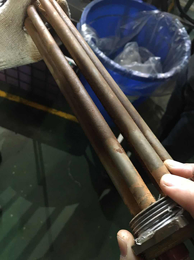 使用沃肯電子除垢儀去除水垢后 使用沃肯電子除垢儀去除水垢后