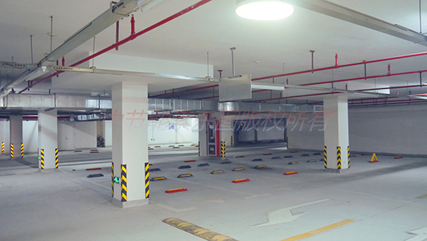 蘇州中海國際社區(qū)展業(yè)路地下車庫索樂圖導光管系統(tǒng)02車庫